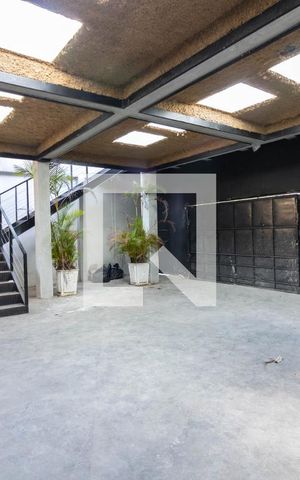 Casa para alugar com 350m², 4 quartos e 3 vagasÁrea comum 