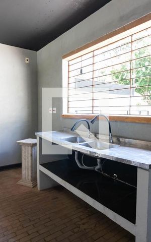 Casa para alugar com 350m², 4 quartos e 3 vagasCozinha 