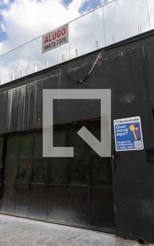 Casa para alugar com 350m², 4 quartos e 3 vagasFachada