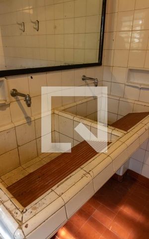 Casa para alugar com 350m², 4 quartos e 3 vagasÁrea de serviço 