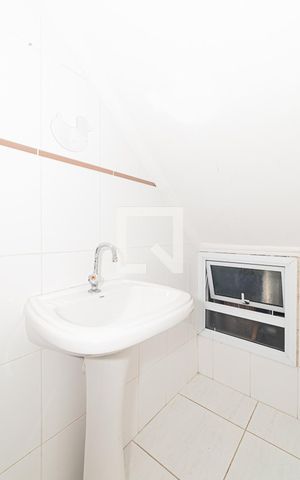 Casa para alugar com 240m², 3 quartos e 2 vagasBanheiro de Serviço