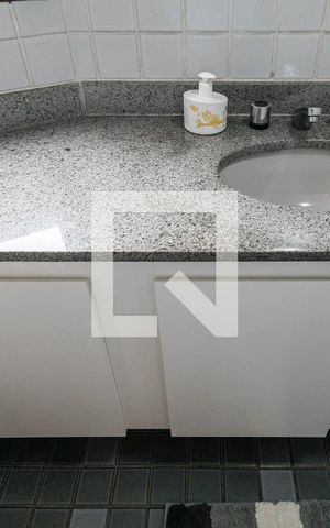 Apartamento à venda com 56m², 1 quarto e 2 vagasBanheiro da Suíte