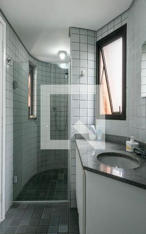 Apartamento à venda com 56m², 1 quarto e 2 vagasBanheiro da Suíte