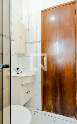 Casa à venda com 230m², 4 quartos e 2 vagasDetalhe banheiro