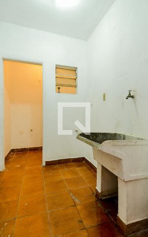 Casa à venda com 230m², 4 quartos e 2 vagasÁrea de Serviço