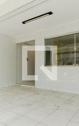 Casa à venda com 230m², 4 quartos e 2 vagasGaragem