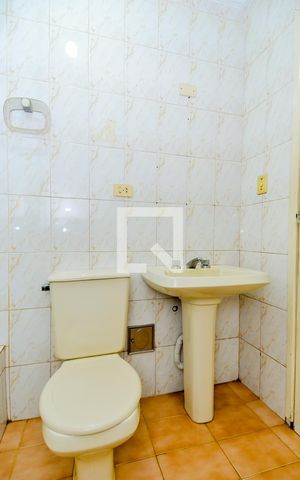 Casa à venda com 230m², 4 quartos e 2 vagasDetalhe banheiro