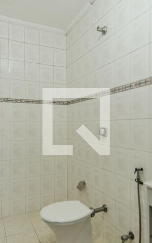 Casa à venda com 230m², 4 quartos e 2 vagasDetalhe banheiro