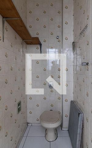 Apartamento para alugar com 70m², 2 quartos e sem vaga Apartamento para alugar com 70m², 2 quartos e sem vagaBanheiro de Serviço