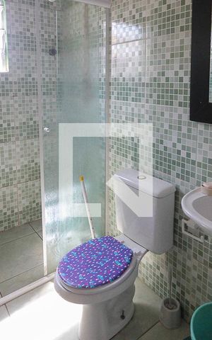 Casa à venda com 187m², 8 quartos e 2 vagas Casa à venda com 187m², 8 quartos e 2 vagasBanheiro