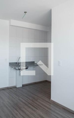 Apartamento para alugar com 34m², 2 quartos e sem vaga Apartamento para alugar com 34m², 2 quartos e sem vagaSala / Cozinha