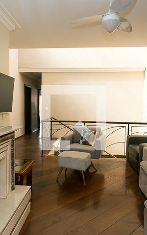 Casa à venda com 540m², 4 quartos e 3 vagas Casa à venda com 540m², 4 quartos e 3 vagasSala 2