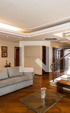 Casa à venda com 540m², 4 quartos e 3 vagas Casa à venda com 540m², 4 quartos e 3 vagasSala 1