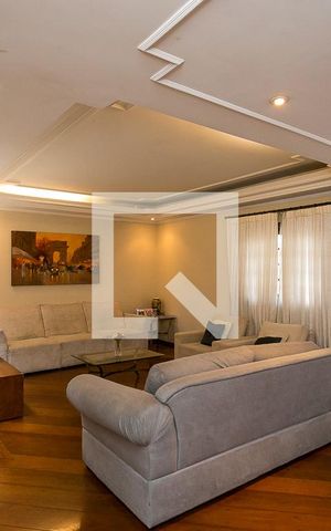 Casa à venda com 540m², 4 quartos e 3 vagas Casa à venda com 540m², 4 quartos e 3 vagasSala 1