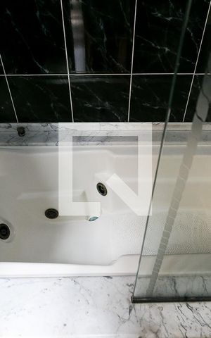 Casa à venda com 540m², 4 quartos e 3 vagas Casa à venda com 540m², 4 quartos e 3 vagasBanheiro da Suíte 1