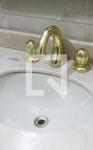 Casa à venda com 540m², 4 quartos e 3 vagas Casa à venda com 540m², 4 quartos e 3 vagasBanheiro da Suíte 2