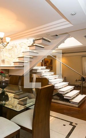 Casa à venda com 540m², 4 quartos e 3 vagas Casa à venda com 540m², 4 quartos e 3 vagasSala 1
