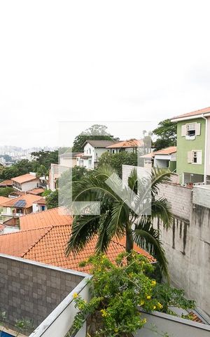 Casa à venda com 540m², 4 quartos e 3 vagas Casa à venda com 540m², 4 quartos e 3 vagasvista