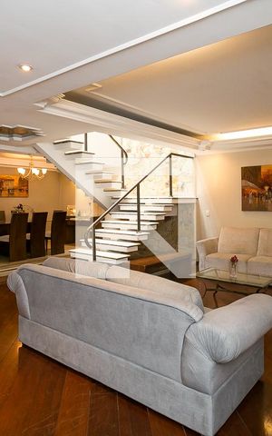 Casa à venda com 540m², 4 quartos e 3 vagas Casa à venda com 540m², 4 quartos e 3 vagasSala 1