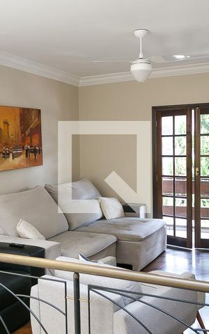 Casa à venda com 540m², 4 quartos e 3 vagas Casa à venda com 540m², 4 quartos e 3 vagasSala 2