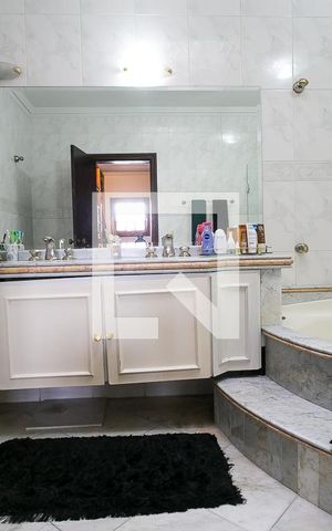 Casa à venda com 540m², 4 quartos e 3 vagas Casa à venda com 540m², 4 quartos e 3 vagasBanheiro da Suíte 2