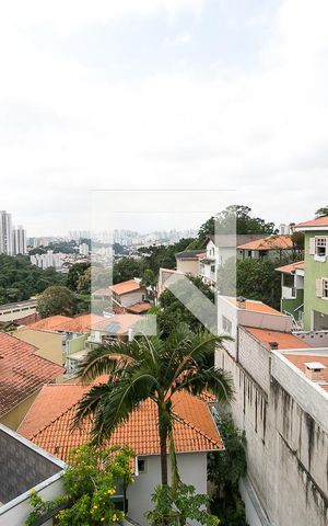 Casa à venda com 540m², 4 quartos e 3 vagas Casa à venda com 540m², 4 quartos e 3 vagasSuíte 2 vista