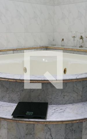 Casa à venda com 540m², 4 quartos e 3 vagas Casa à venda com 540m², 4 quartos e 3 vagasBanheiro da Suíte 2