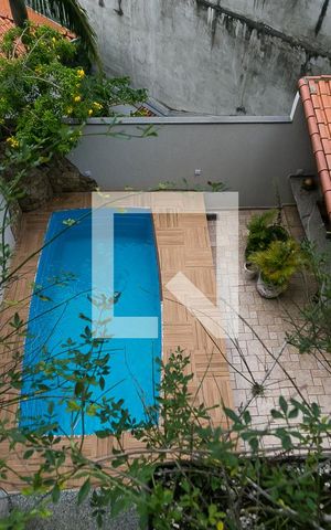 Casa à venda com 540m², 4 quartos e 3 vagas Casa à venda com 540m², 4 quartos e 3 vagasvista