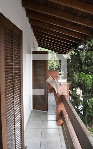 Casa à venda com 540m², 4 quartos e 3 vagas Casa à venda com 540m², 4 quartos e 3 vagassuíte 1 varanda