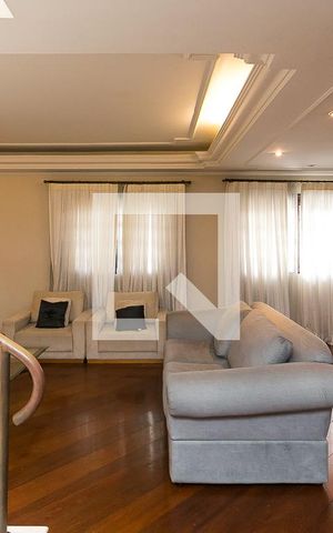 Casa à venda com 540m², 4 quartos e 3 vagas Casa à venda com 540m², 4 quartos e 3 vagasSala 1