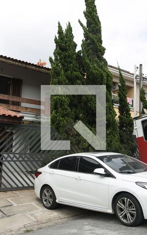 Casa à venda com 540m², 4 quartos e 3 vagas Casa à venda com 540m², 4 quartos e 3 vagasFachada