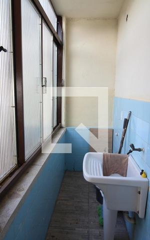 Casa à venda com 170m², 3 quartos e 2 vagasÁrea de Serviço