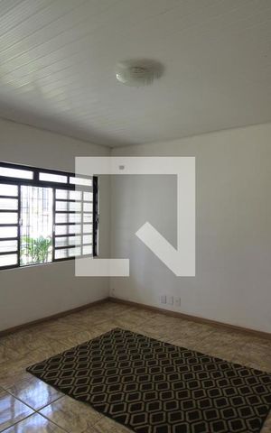 Casa à venda com 170m², 3 quartos e 2 vagasSala