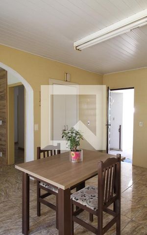 Casa à venda com 170m², 3 quartos e 2 vagasBanheiro