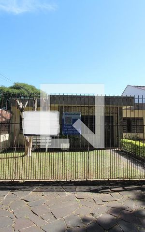 Casa à venda com 170m², 3 quartos e 2 vagasFachada