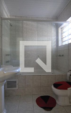 Casa à venda com 170m², 3 quartos e 2 vagasBanheiro