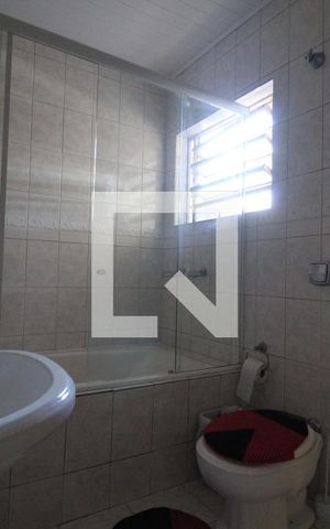 Casa à venda com 170m², 3 quartos e 2 vagasBanheiro
