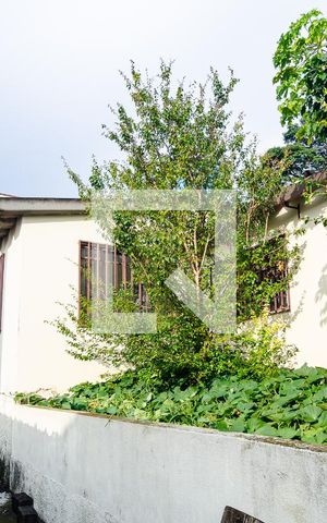 Casa à venda com 325m², 3 quartos e 3 vagas Casa à venda com 325m², 3 quartos e 3 vagasCorredor