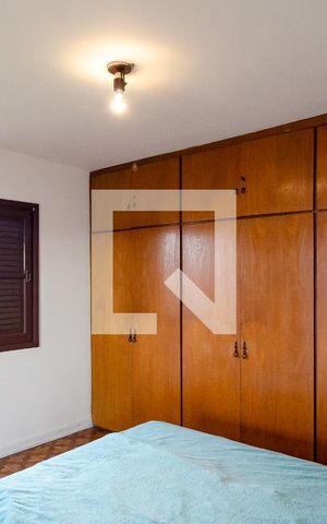 Casa à venda com 325m², 3 quartos e 3 vagas Casa à venda com 325m², 3 quartos e 3 vagasSuíte