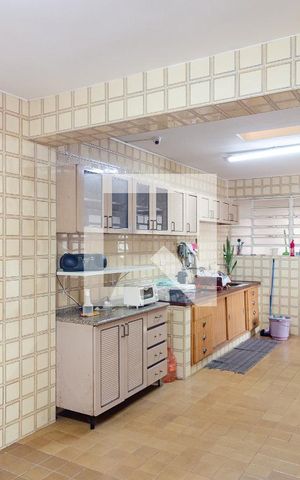 Casa à venda com 325m², 3 quartos e 3 vagas Casa à venda com 325m², 3 quartos e 3 vagasCozinha