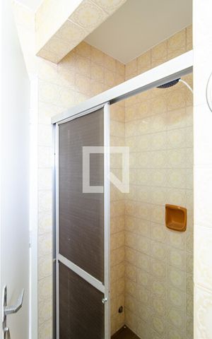 Casa à venda com 325m², 3 quartos e 3 vagas Casa à venda com 325m², 3 quartos e 3 vagasBanheiro da Suite