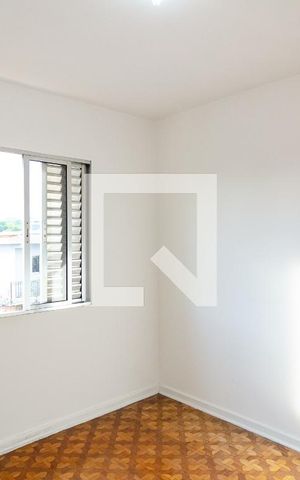 Casa à venda com 325m², 3 quartos e 3 vagas Casa à venda com 325m², 3 quartos e 3 vagasQuarto 1