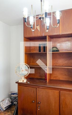 Casa à venda com 325m², 3 quartos e 3 vagas Casa à venda com 325m², 3 quartos e 3 vagasEscritório