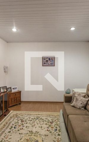 Casa à venda com 200m², 3 quartos e 2 vagas Casa à venda com 200m², 3 quartos e 2 vagasSala