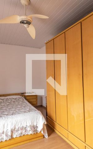Casa à venda com 200m², 3 quartos e 2 vagas Casa à venda com 200m², 3 quartos e 2 vagasQuarto 1