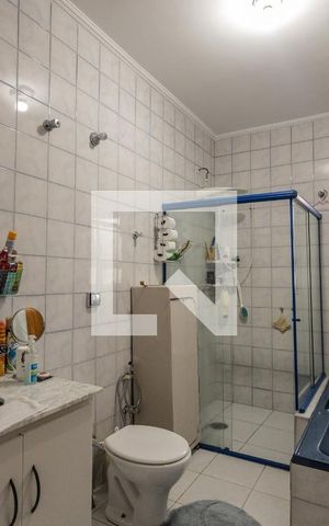 Casa à venda com 200m², 3 quartos e 2 vagas Casa à venda com 200m², 3 quartos e 2 vagasBanheiro Social