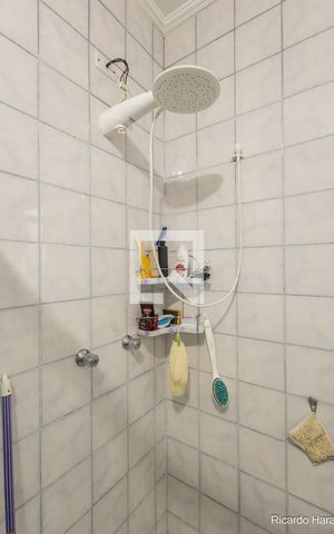 Casa à venda com 200m², 3 quartos e 2 vagas Casa à venda com 200m², 3 quartos e 2 vagasBanheiro Social