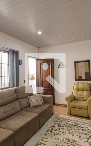 Casa à venda com 200m², 3 quartos e 2 vagas Casa à venda com 200m², 3 quartos e 2 vagasSala