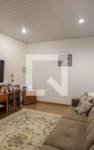Casa à venda com 200m², 3 quartos e 2 vagas Casa à venda com 200m², 3 quartos e 2 vagasSala