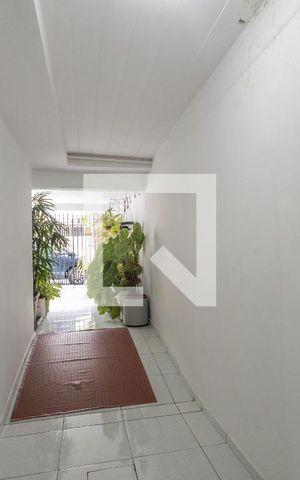 Casa à venda com 200m², 3 quartos e 2 vagas Casa à venda com 200m², 3 quartos e 2 vagasÁrea externa